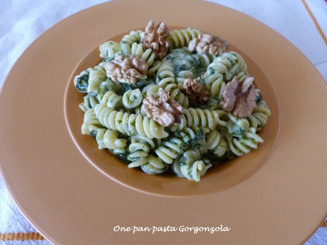 One pan pasta Gorgonzola P1030562