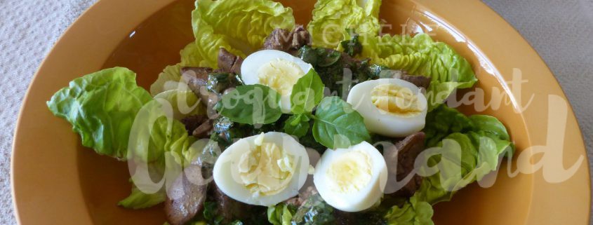 Salade aux foies de volaille et aux herbes P1110257 R