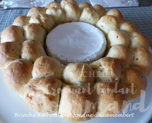 Brioche au basilic et fondue de camembert P1120844 R