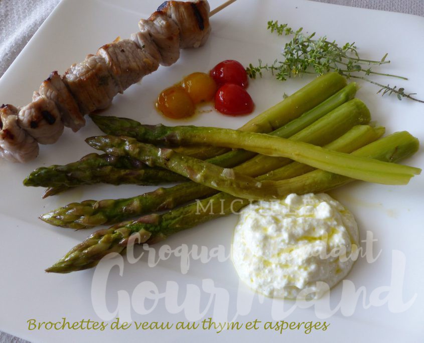 Brochettes de veau au thym et asperges P1100674 R