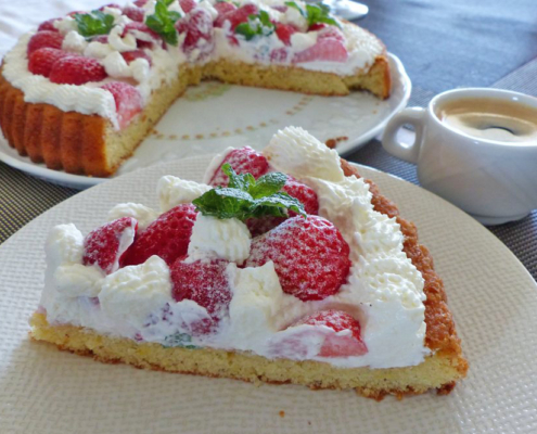 Gâteau fraises-noisettes P1170569 (Copy)