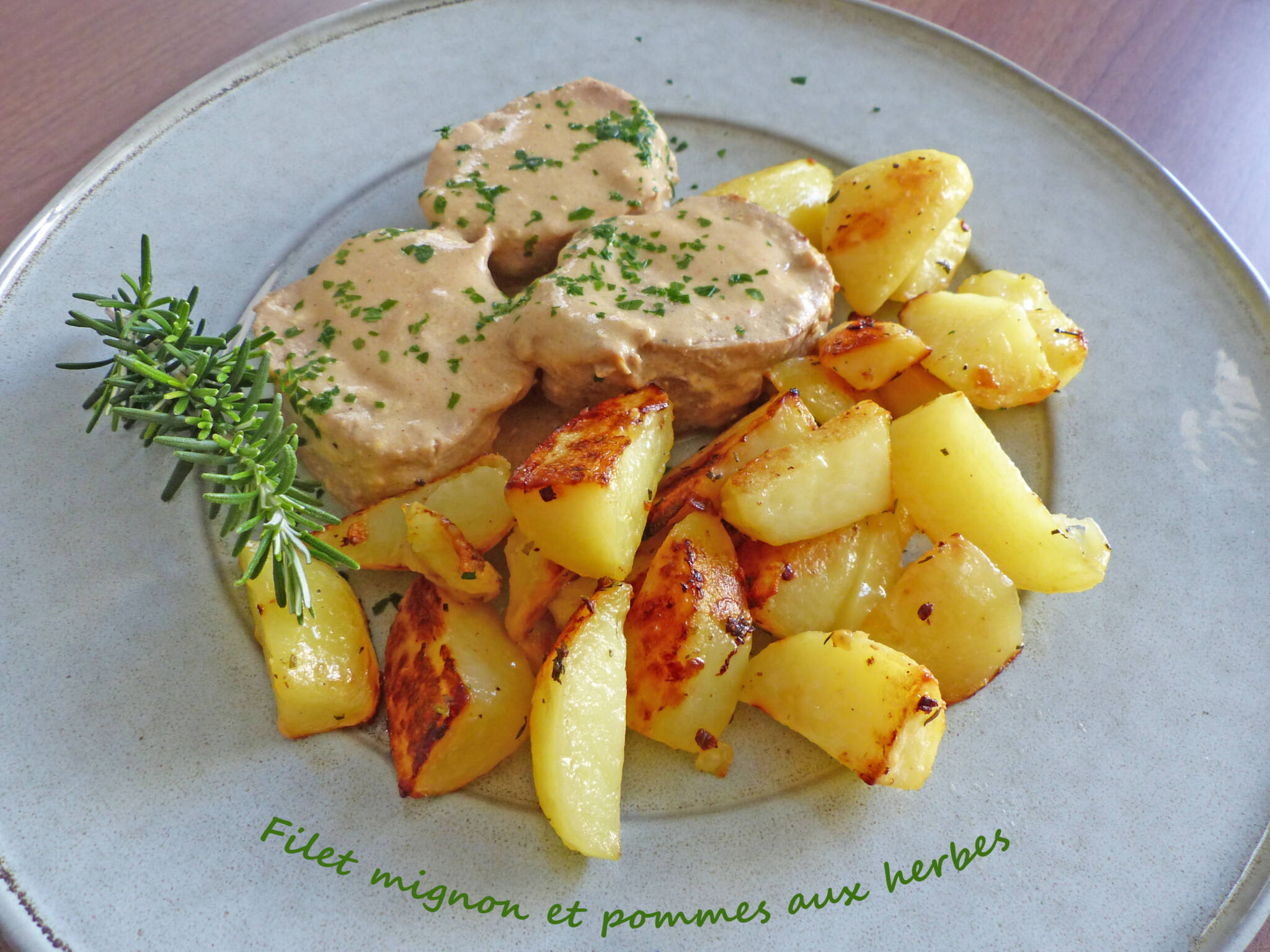 Filet Mignon Et Pommes Aux Herbes - Croquant Fondant Gourmand