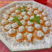 tartelettes-de-melon-au-fromage-de-chevre-p1250543-r-scaled (Copy)