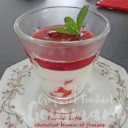 Panna cotta chocolat blanc et fraises P1080045.psd R (Copy)