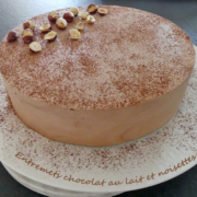 Entremets chocolat au lait et noisettes P1130294.jpg R (Copy)