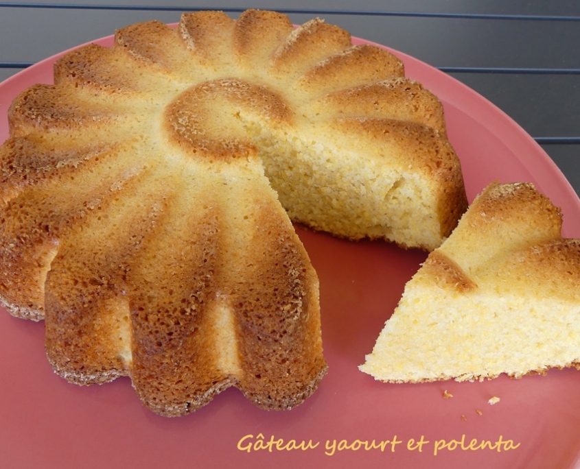 Gâteau yaourt et polenta P1130759.jpg R (Copy)
