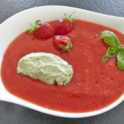 Soupe de fraises et chantilly au basilic P1160332 (Copy)