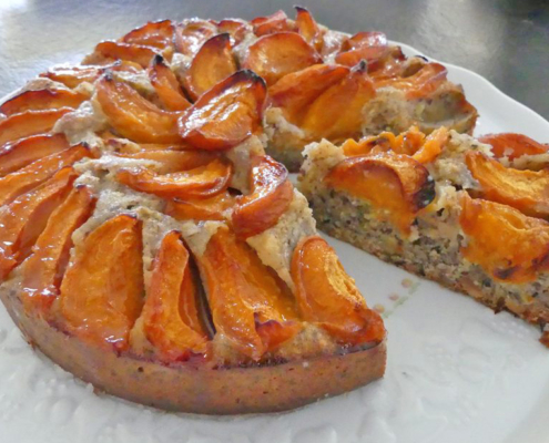 Gâteau aux abricots noisettes et lavande presque comme Yotam Ottolenghi R P1160666 (Copy)